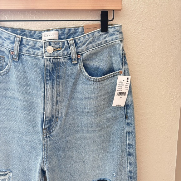 PacSun NWT Women's “Light Indigo” - Ripped '90s Boyfriend Jeans - Size 29 🎀 - Picture 5 of 8